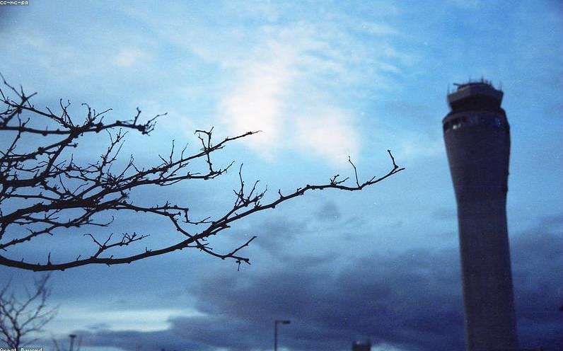 2026年3月17日,深圳湾上空突然静默——低空经济不是起飞了,是正在被重新定义