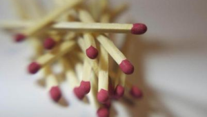 每次仅能拿2根或3根，背后藏着怎样的策略与玄机